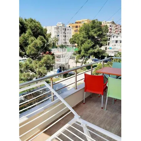 Family Vacation Big House Appartamento Durrës