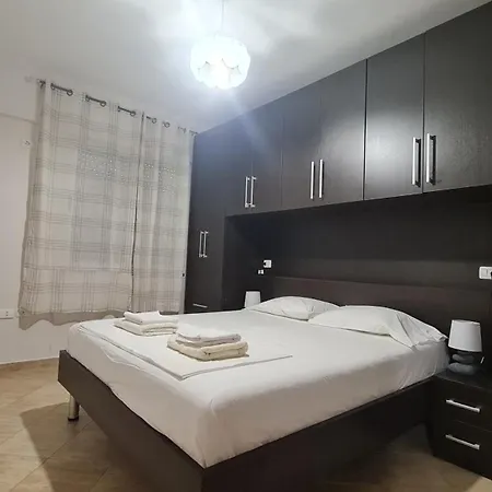 Family Vacation Big House Apartment