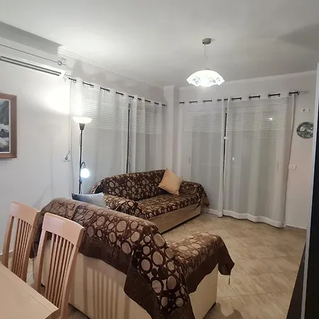 Family Vacation Big House * Durres