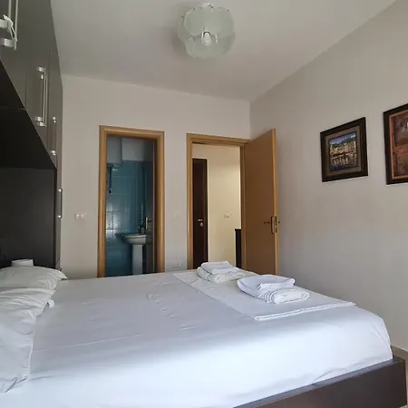 Family Vacation Big House Apartment