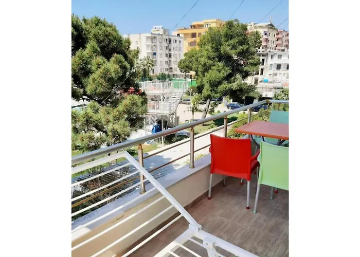 Family Vacation Big House Appartamento Durrës